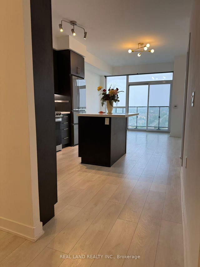 1207 - 75 Oneida Crescent