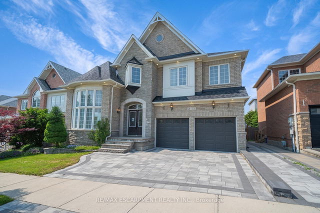 23 Grubin Avenue