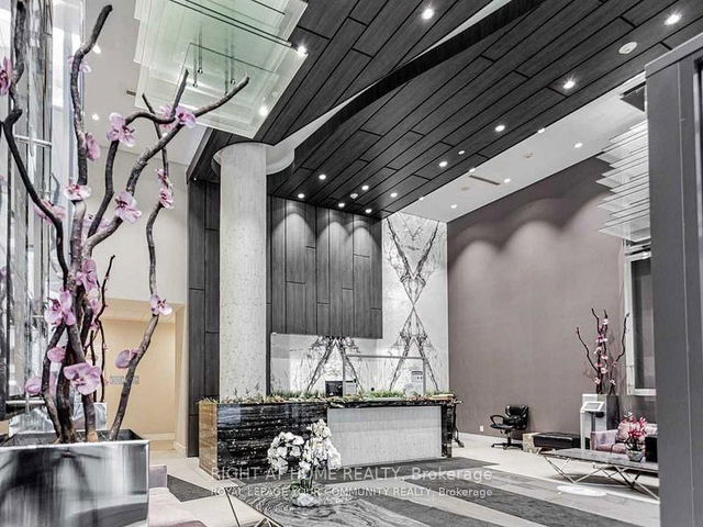 602 - 9205 Yonge Street