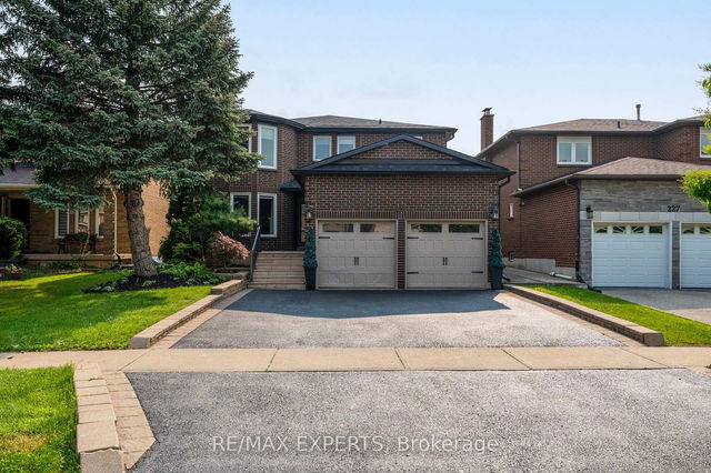 231 Ridgefield Crescent