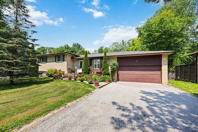 6 Amberglen Court