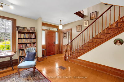 349 Main St, King - Schomberg image-0-3