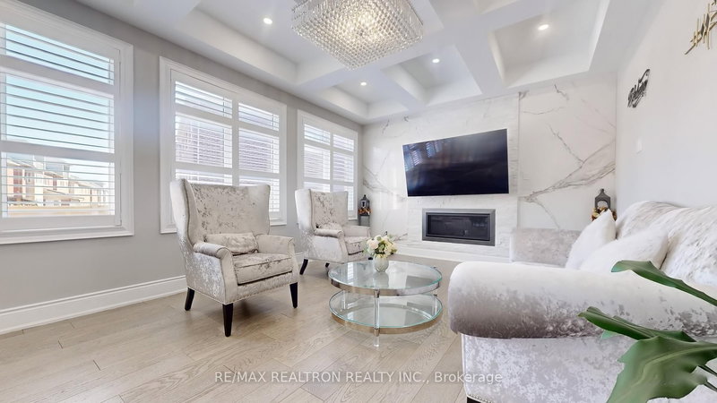 164 Milky Way Dr, Richmond Hill, L4C 4Y3 | Image 3