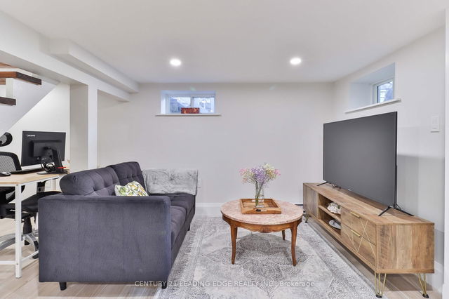 Unit D - 487 Eagle Street