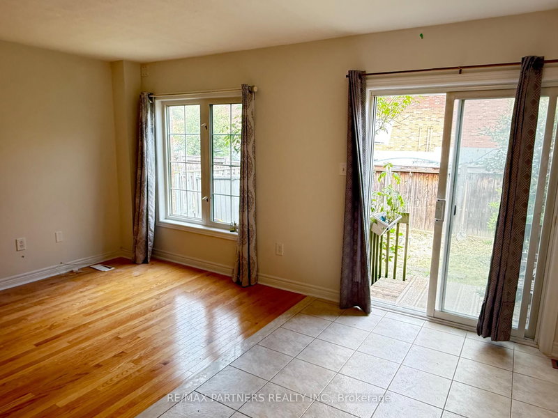 133 Amulet Cres, Richmond Hill, L4S 2T6 | Image 3