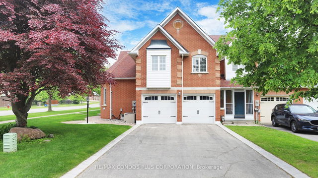 2 Royal Chapin Crescent