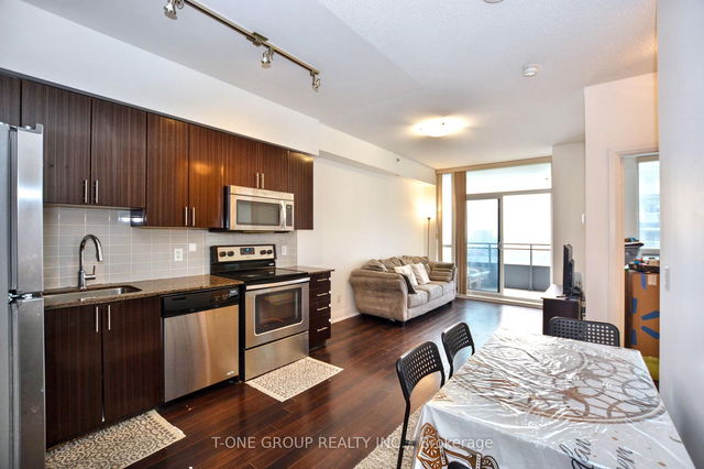 908 - 85 North Park Road