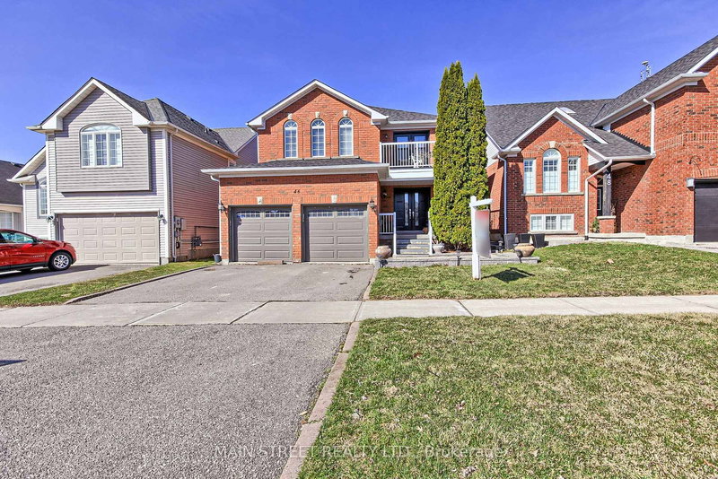 46 Silverstone Cres, Georgina, L4P 4A4 | Image 3