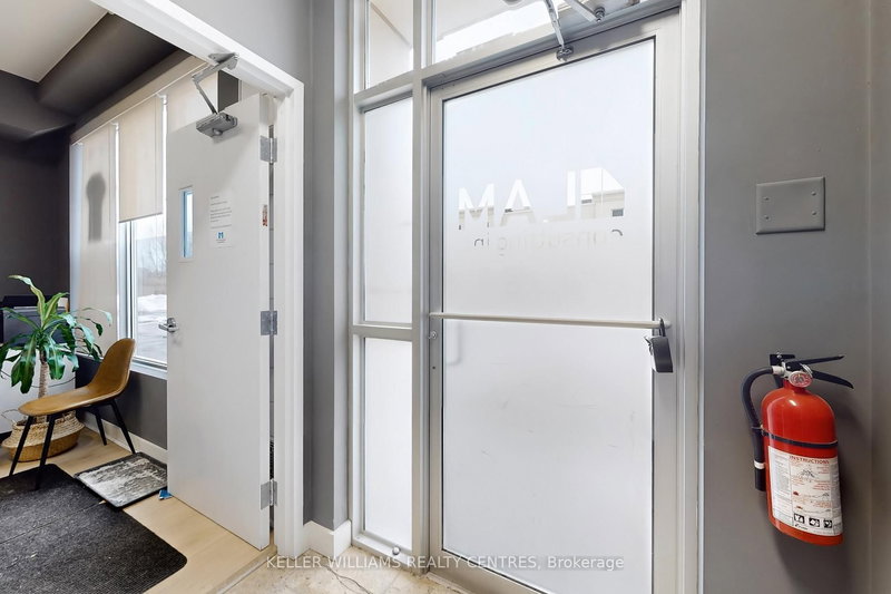 20 - 16945 LESLIE St, Newmarket, L3Y 9A2 | Image 3