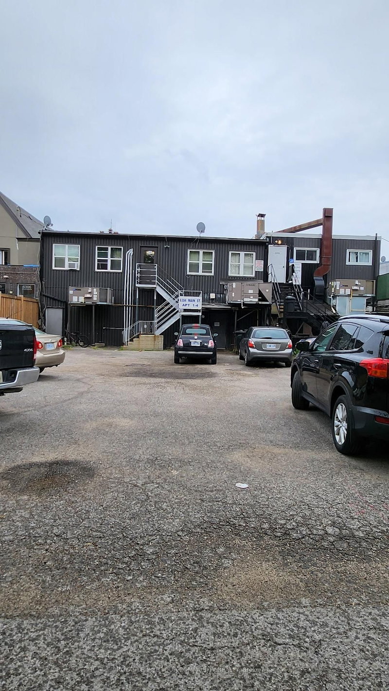 6302-04 Main St, Whitchurch-Stouffville, L4A 1G8 | Image 3