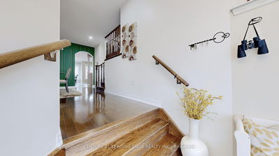 6 Kellington Tr, Whitchurch-Stouffville - Stouffville image-0-2
