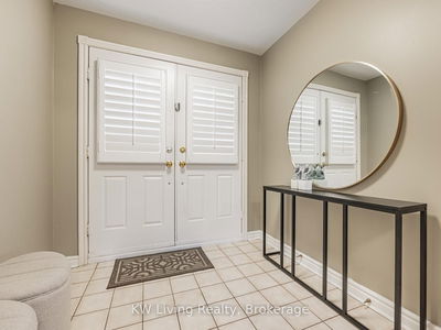 6 Ellingwood Crt, Markham - Unionville image-0-2