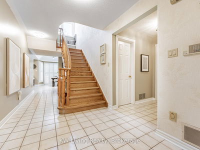 6 Ellingwood Crt, Markham - Unionville image-0-3