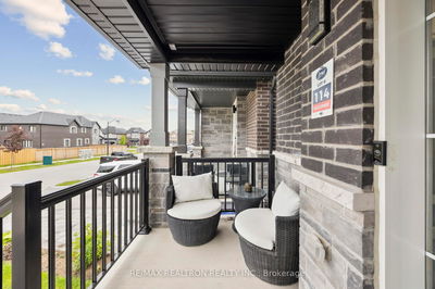 223 Chelsea Cres, Bradford West Gwillimbury - Bradford image-0-2