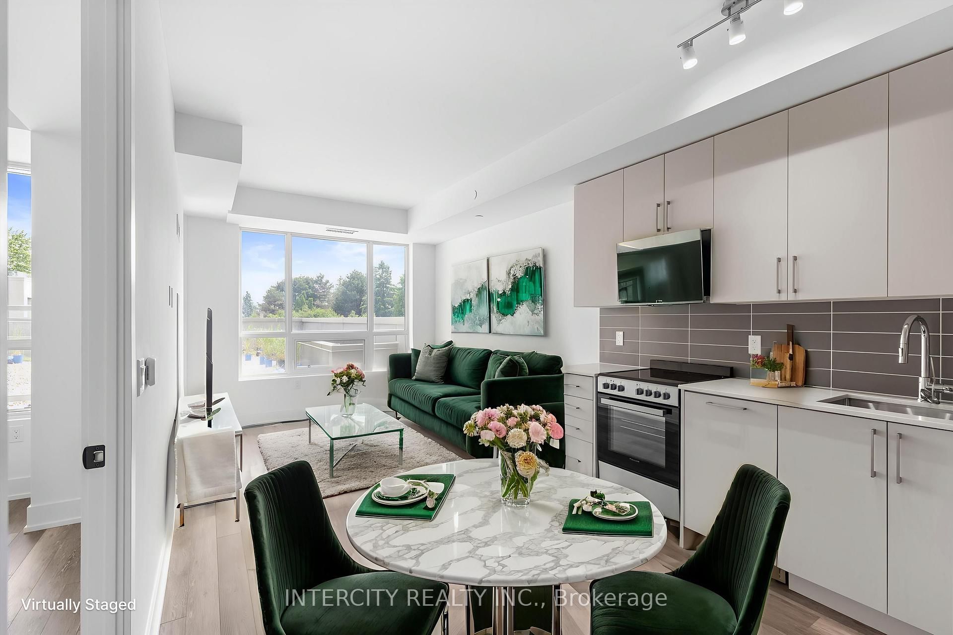 202 - 2075 King Road, King City | For Rent @ $2,700 | Condos.ca