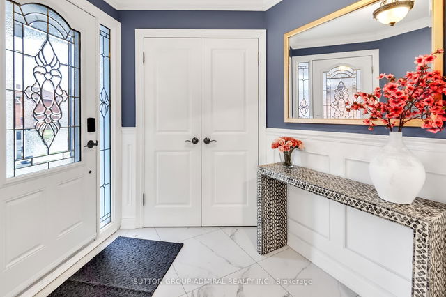 Main & 2nd - 119 Mccabe Crescent