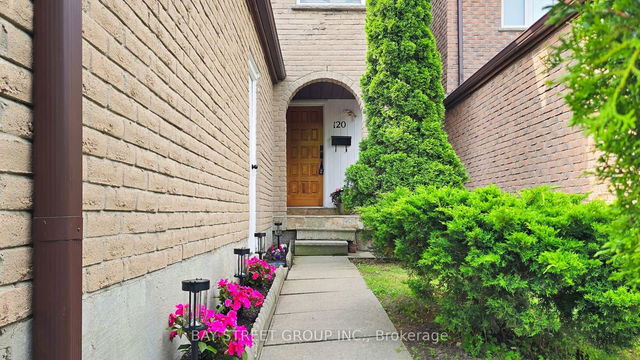 120 Appleby Crescent