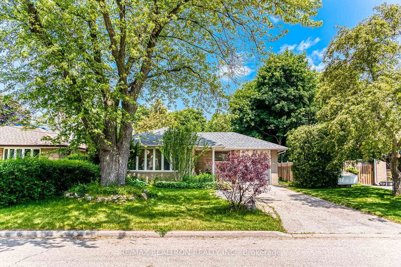 3 Cartier Cres, Richmond Hill, Ontario