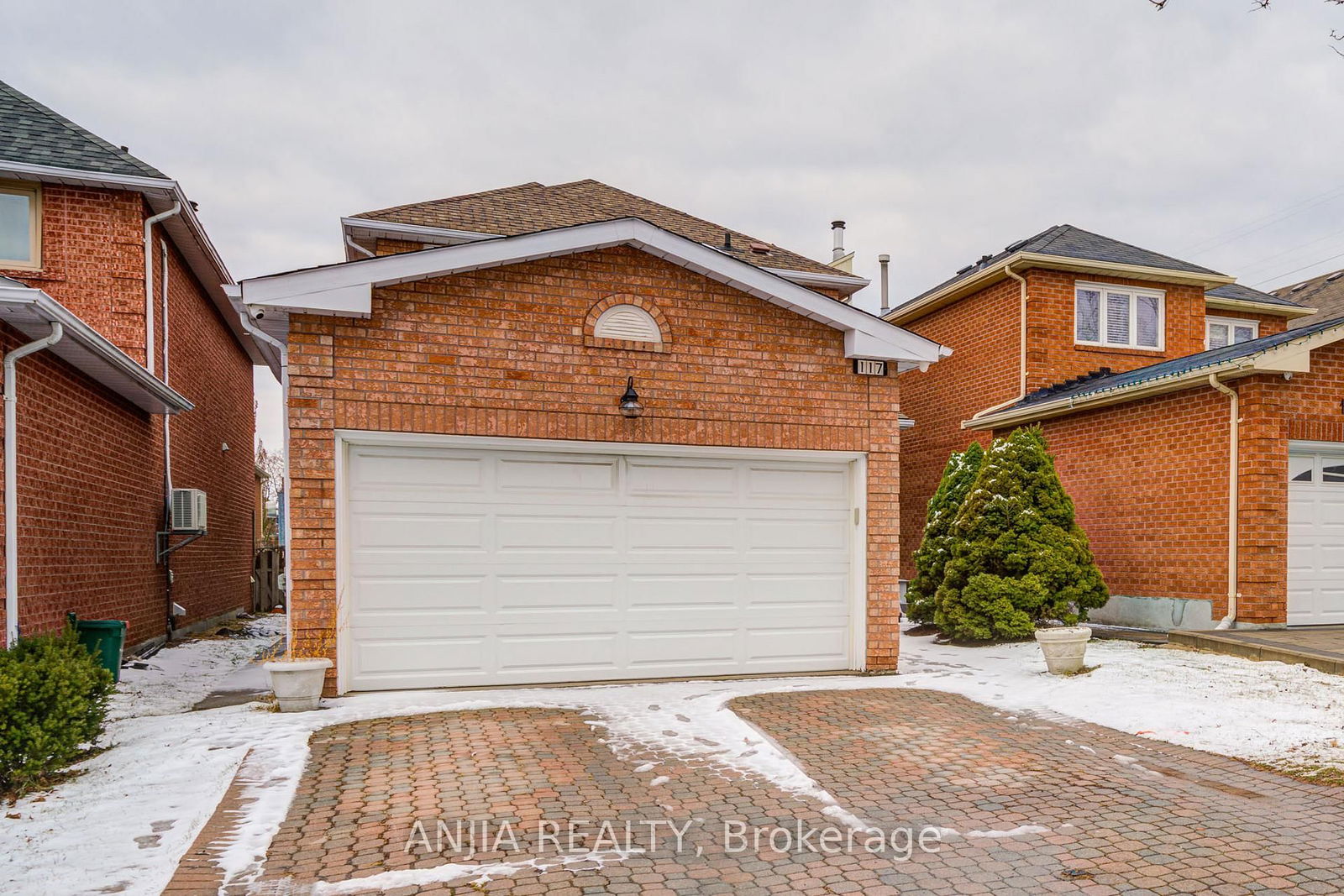 Detached House for sale at 117 Redondo Drive, Vaughan, Beverley Glen, L4J 7S6 - MLS: N12216116