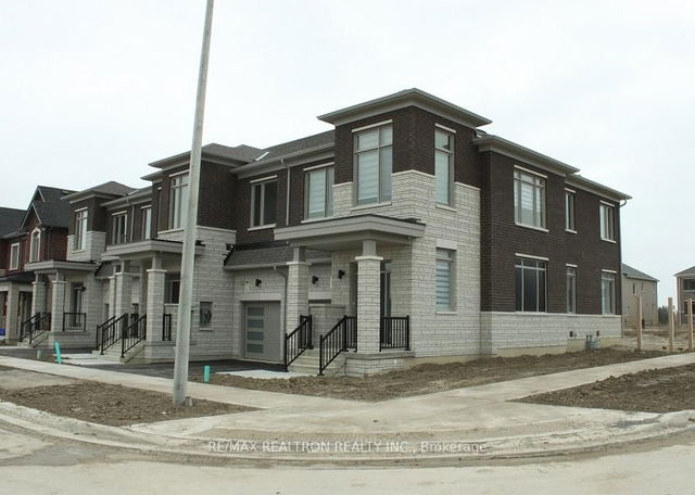 125 Schmeltzer Crescent
