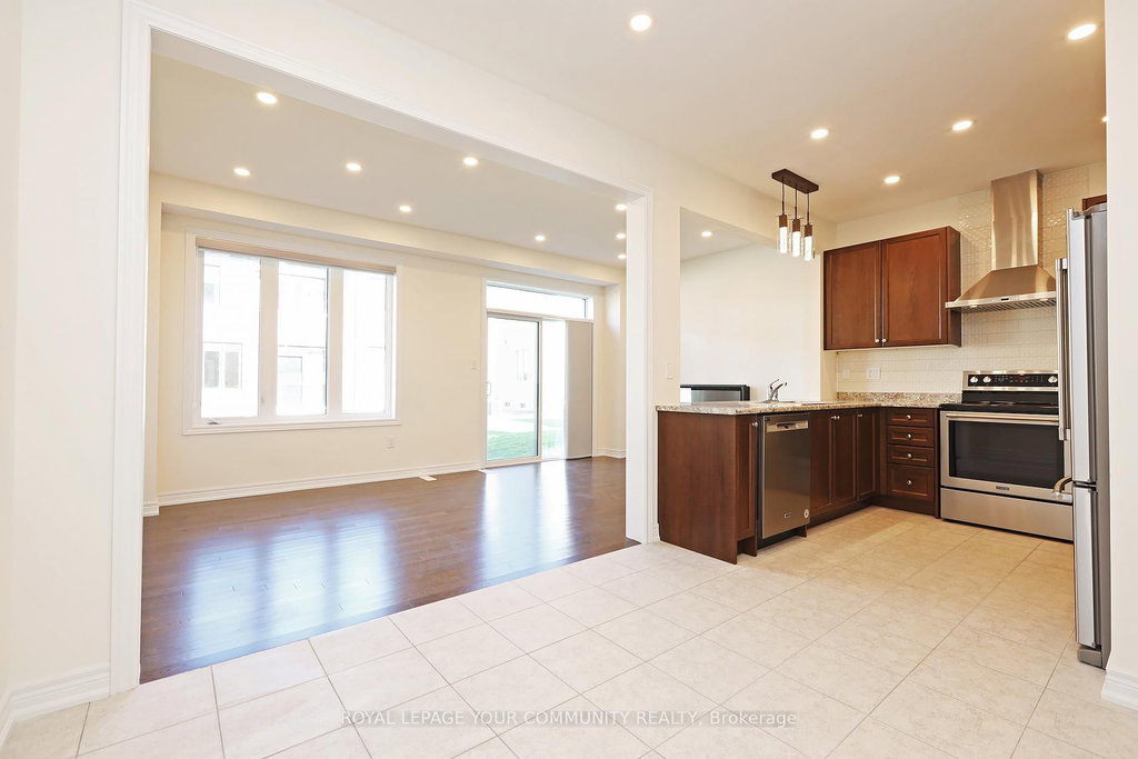 81 Boundary Boulevard 5