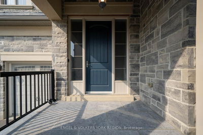 24 James Stokes Crt, King - King City image-0-4