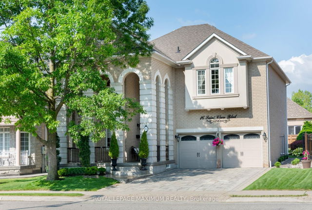 16 Saint Clare Boulevard