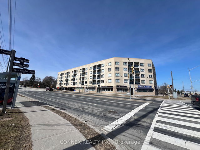 403 - 160 Wellington Street