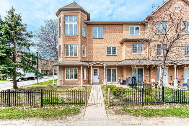 15 - 12 St Moritz Way