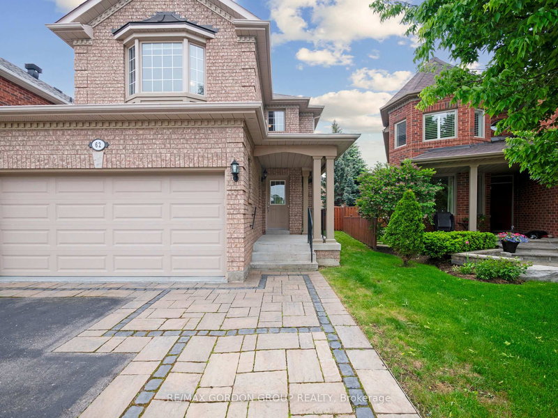 62 Macedonia Crt, Newmarket, L3X 2W8 | Image 2