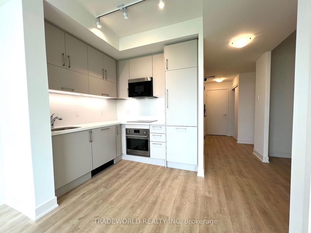 2217 - 56 Andre De Grasse Street