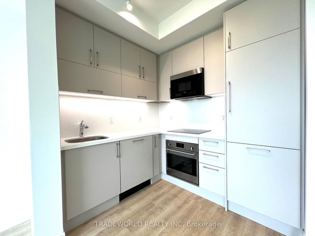 2217 - 56 Andre De Grasse Street