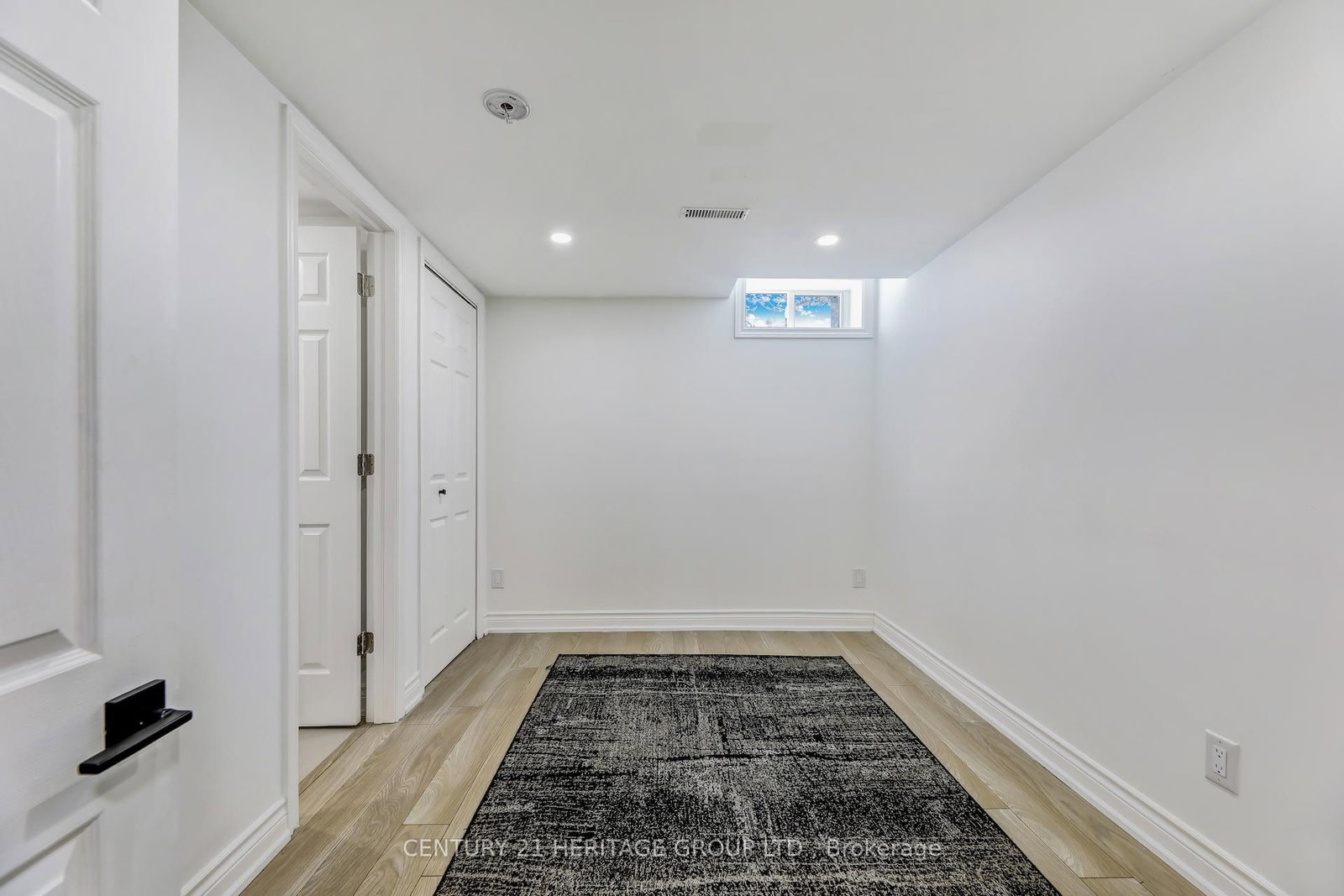 Listing Image 30