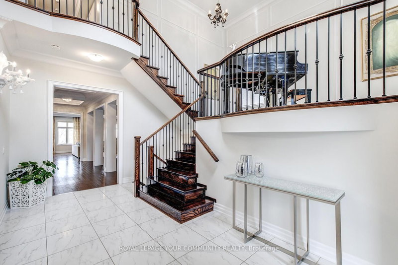 56 Ria Crt, King, L7B 0N5 | Image 3