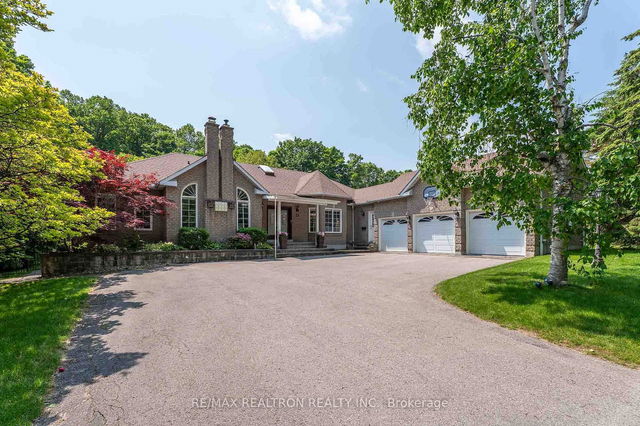 15 Treegrove Circle