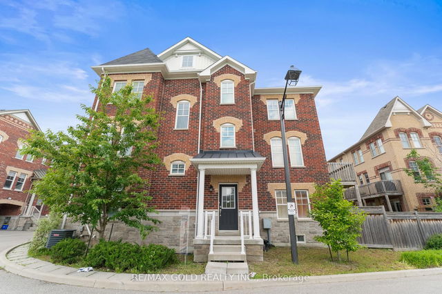 25 - 10 Porter Avenue