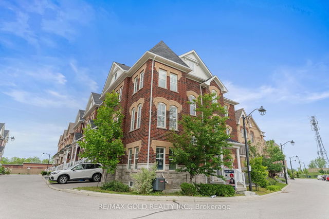 25 - 10 Porter Avenue W