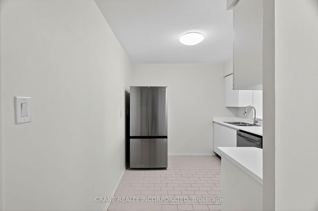 618 - 326 Major Mackenzie Drive E E