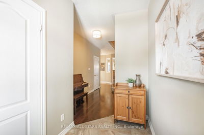 535 Reeves Way Blvd, Whitchurch-Stouffville - Stouffville image-0-3