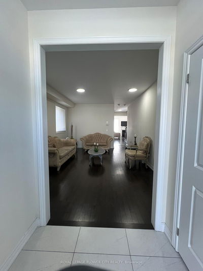 106 Blackwell Cres, Bradford West Gwillimbury - Bradford image-0-2
