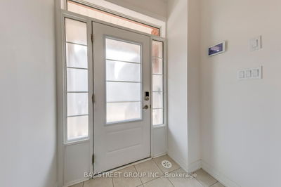 33 Sissons Way, Markham - Cedar Grove image-0-2