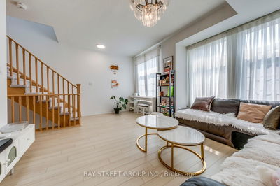 33 Sissons Way, Markham - Cedar Grove image-0-4