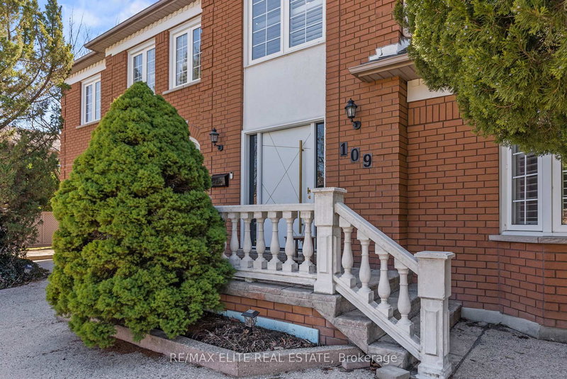 109 Angelina Ave, Vaughan, L4L 8N9 | Image 2