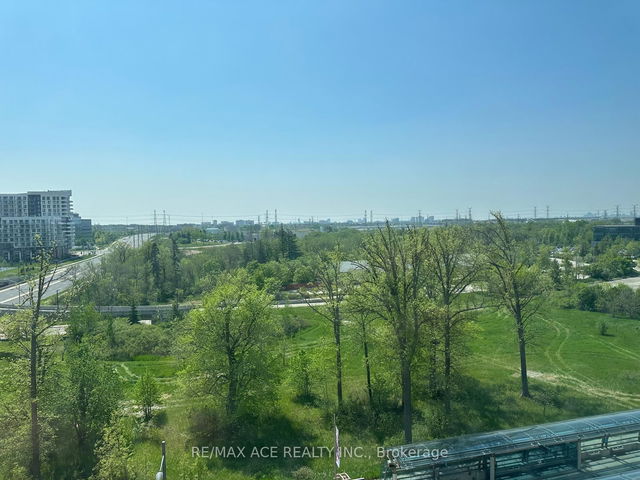 916 - 8 Cedarland Drive