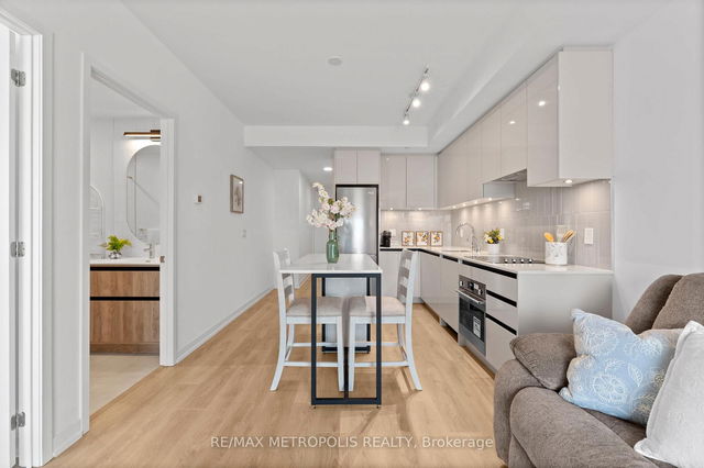 303 - 8 Beverley Glen Boulevard