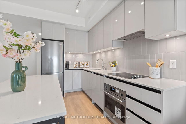 303 - 8 Beverley Glen Boulevard