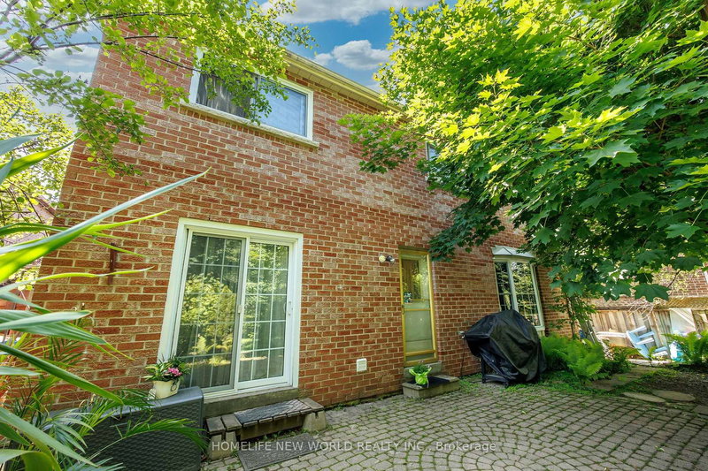 158 Murray Dr, Aurora, L4G 2C5 | Image 3