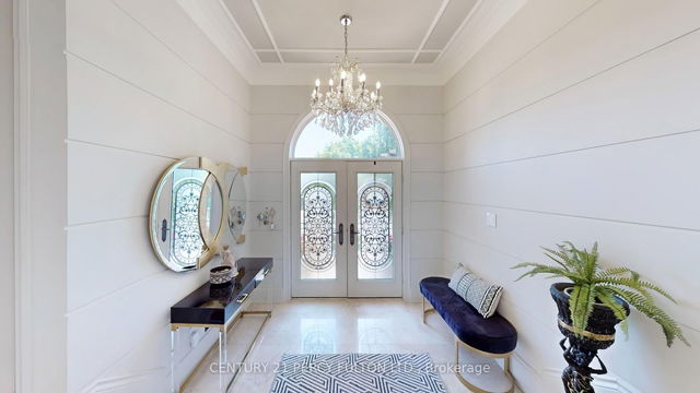 207 Shaftsbury Avenue