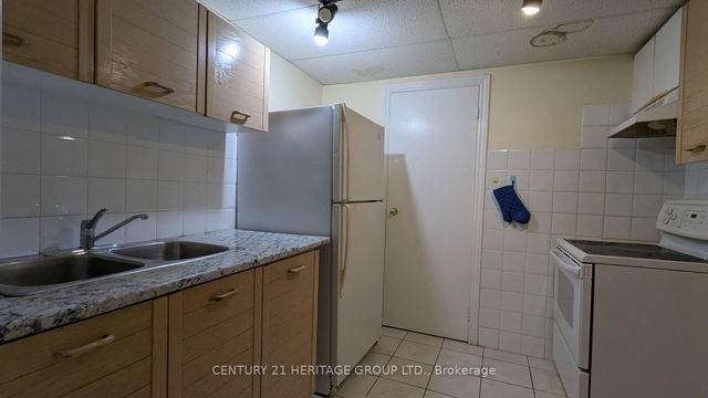 Bsmt - 377 Centre Street E