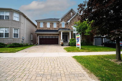 73 Winston Castle Dr, Markham - Berczy image-0-1